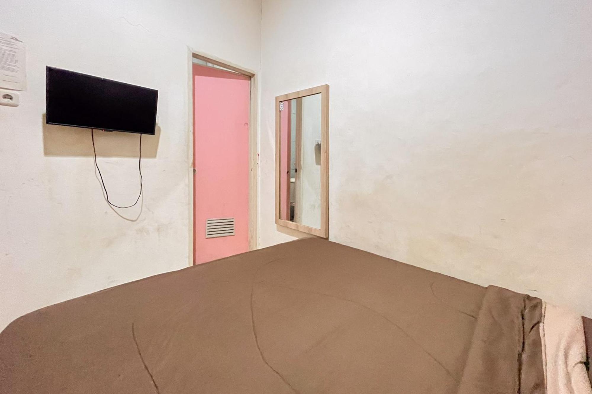 Hotel Reddoorz Near Underpass Simpang Patal Palembang Exterior foto