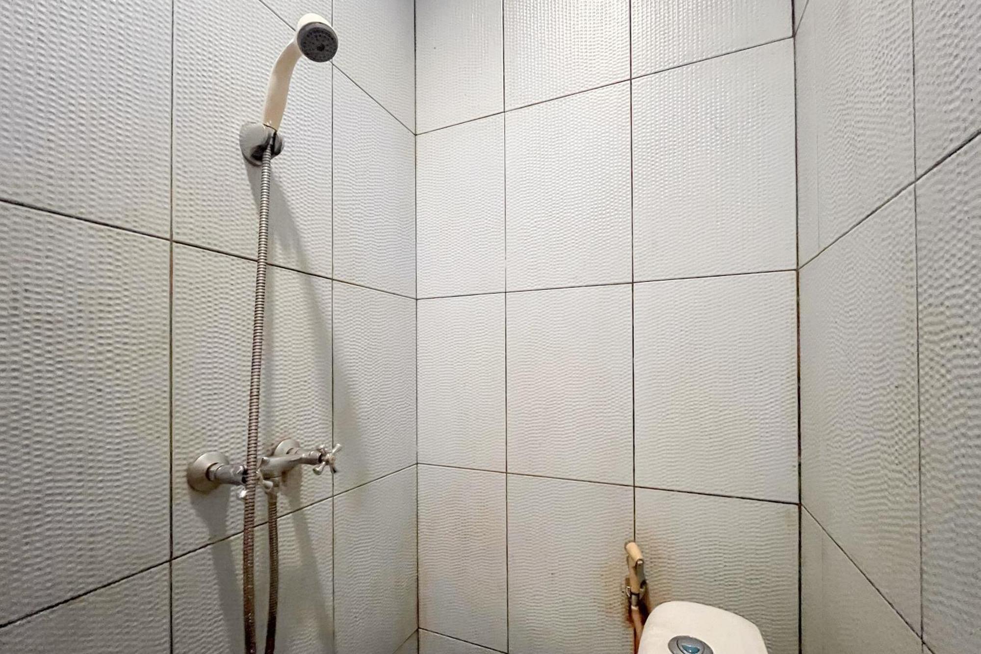 Hotel Reddoorz Near Underpass Simpang Patal Palembang Exterior foto